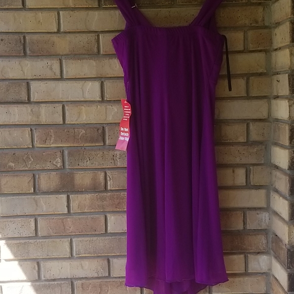 COPY - Surplice neckline sleeveless dress - Picture 4 of 5